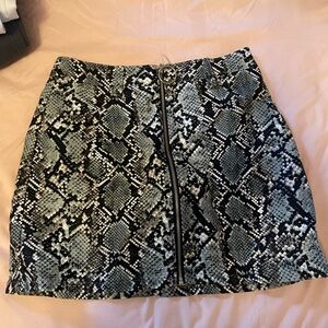 Stylish Snake Print Skirt